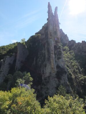 au droit de l'impressionnant Rocher de l'Aigle