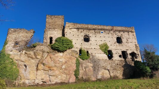 Seyssuel-Chateau-des-évêques2